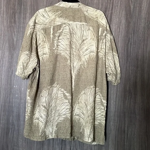 TOMMY BAHAMA silk shirt - Picture 4 of 11